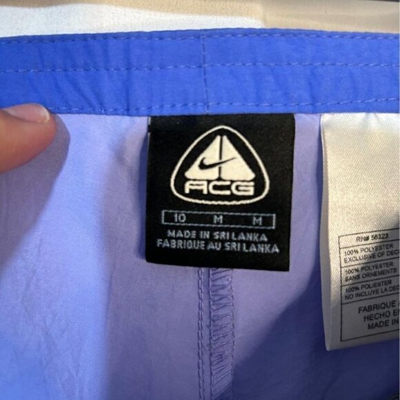 Woman’s NIKE ACG all conditions gear wear shorts. Wet/dry. Velcro closure. (Med) - Picture 7 of 9